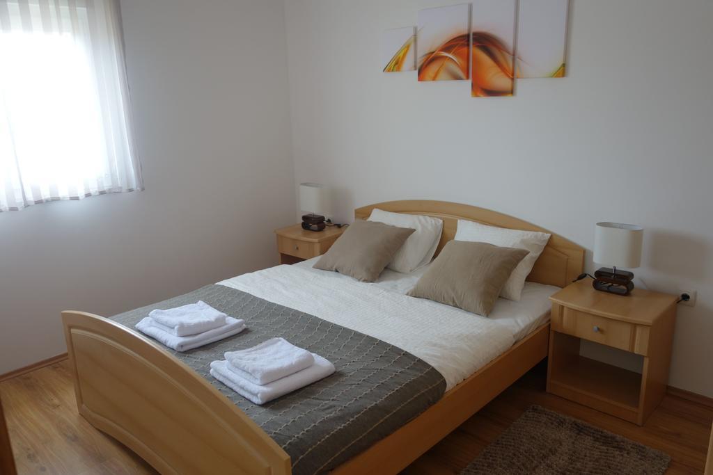 Apartments Soldinn Привлака Стая снимка