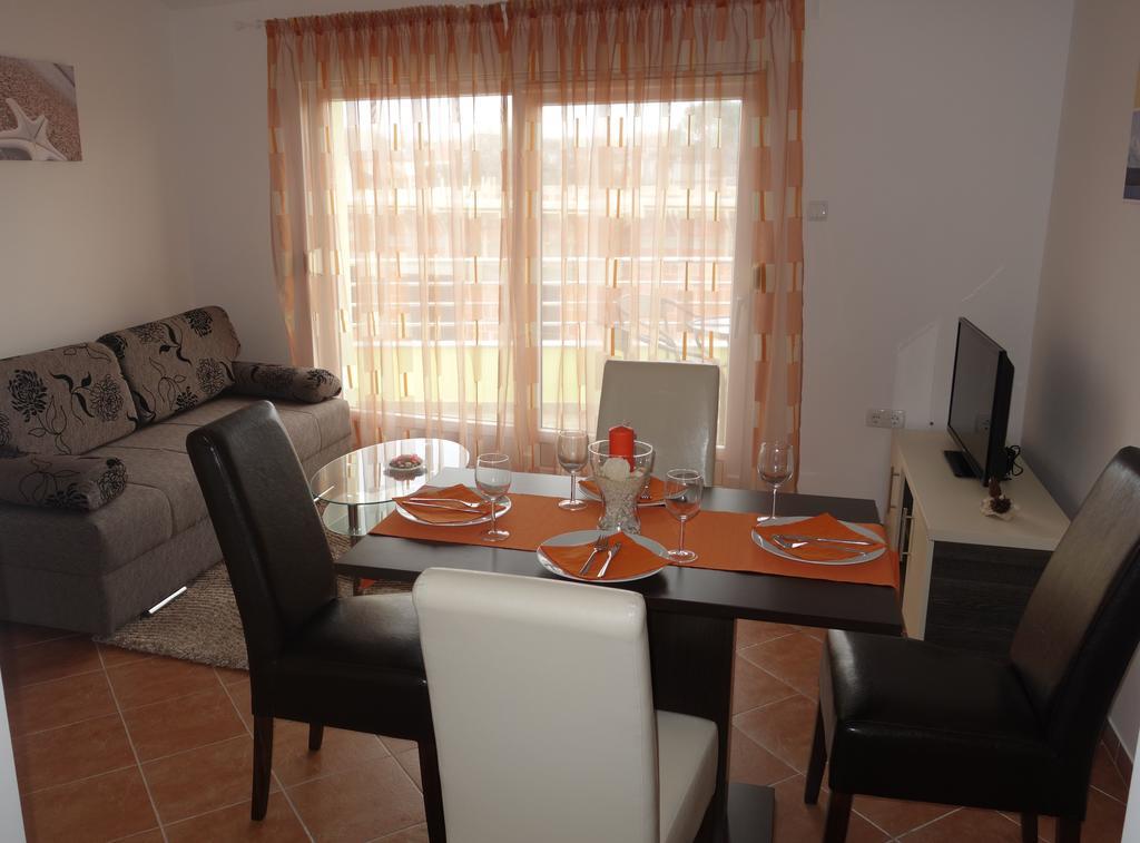 Apartments Soldinn Привлака Стая снимка
